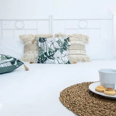 Apartamento Large Complete Apartment, In The Center With Balcony *