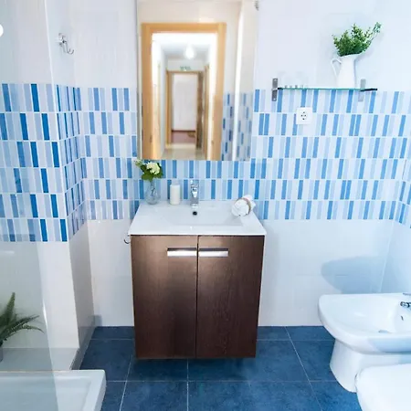 Large Complete Apartment, In The Center With Balcony Apartamento *