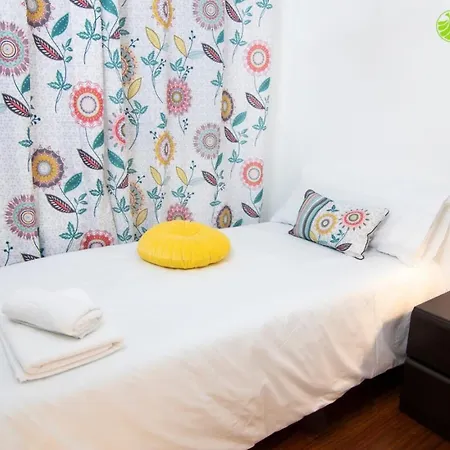 Apartamento Large Complete Apartment, In The Center With Balcony